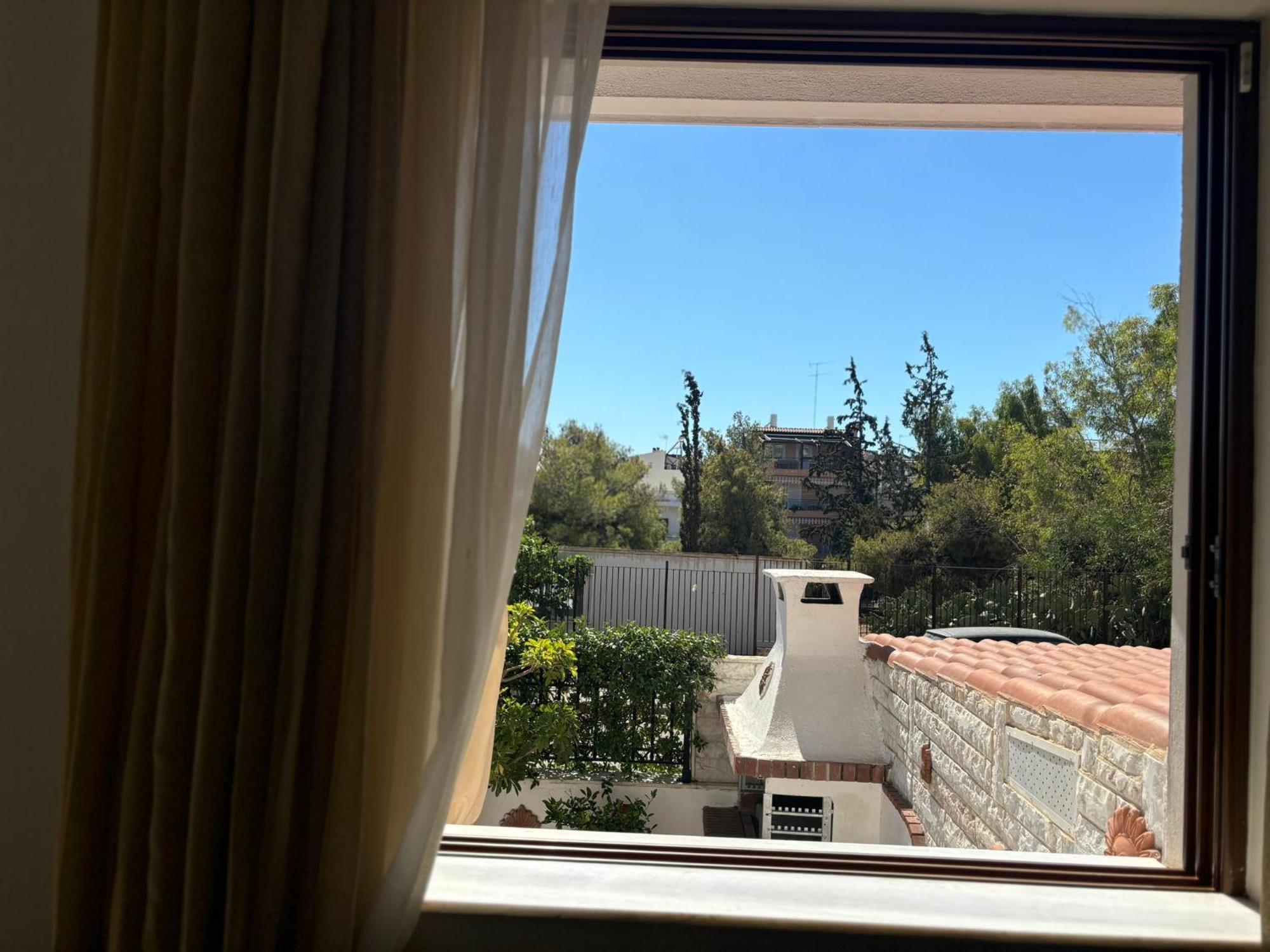 Maria's Next To Alimos Metro Station Apartment *